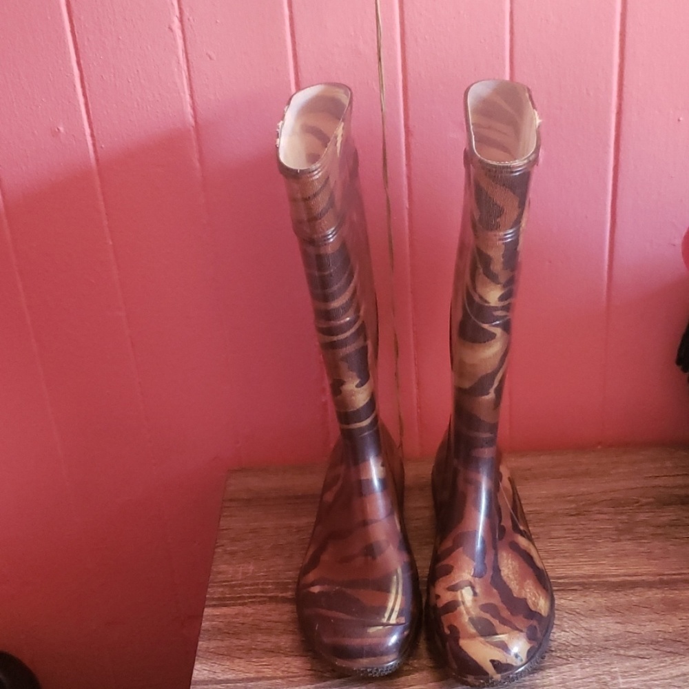 Rain boots